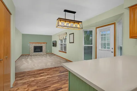 1915 Somerset Court Romeoville IL 60446