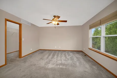 1915 Somerset Court Romeoville IL 60446