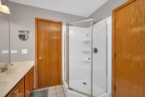 1915 Somerset Court Romeoville IL 60446