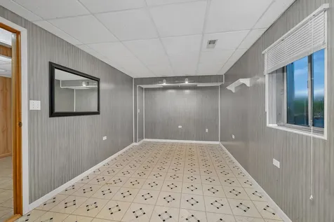 1915 Somerset Court Romeoville IL 60446