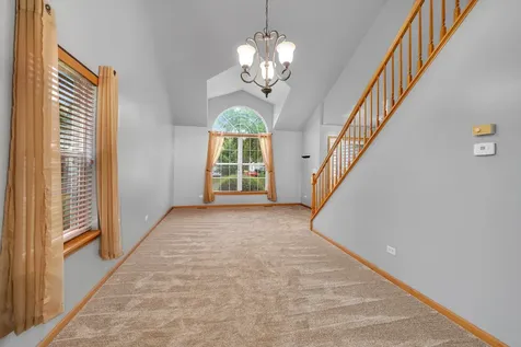 1915 Somerset Court Romeoville IL 60446