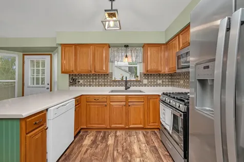 1915 Somerset Court Romeoville IL 60446