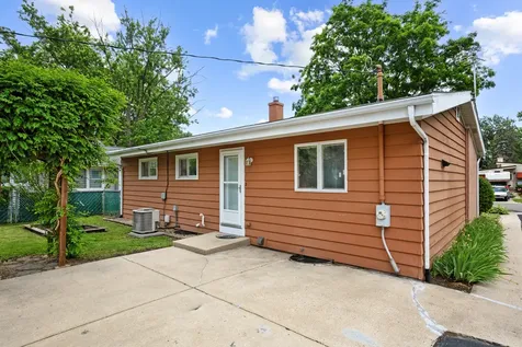 1290 Margret Street Des Plaines IL 60018