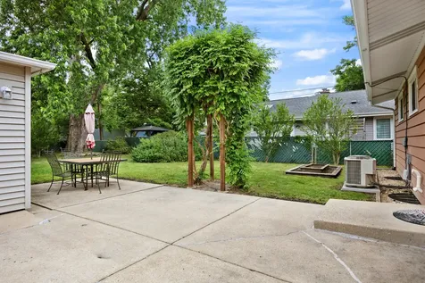 1290 Margret Street Des Plaines IL 60018