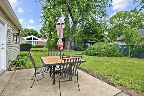 1290 Margret Street Des Plaines IL 60018