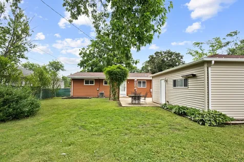 1290 Margret Street Des Plaines IL 60018
