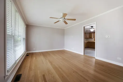 1290 Margret Street Des Plaines IL 60018