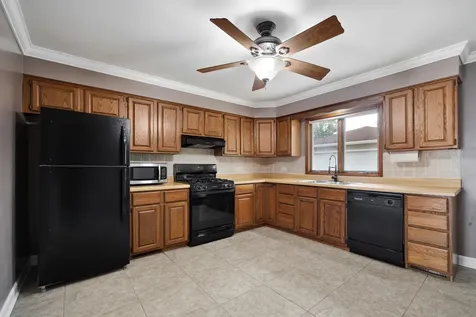 1290 Margret Street Des Plaines IL 60018