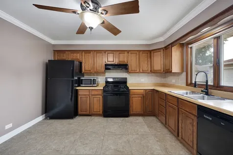 1290 Margret Street Des Plaines IL 60018