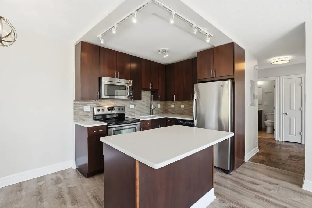 2930 North Sheridan Road Chicago IL 60657