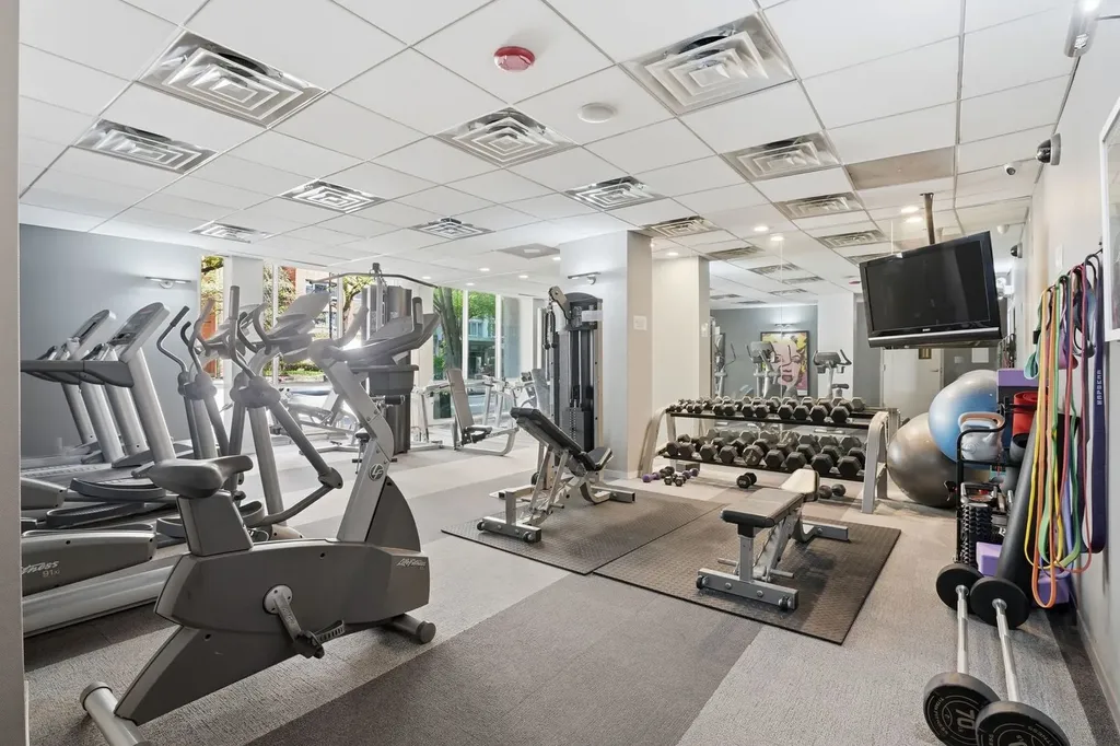 2930 North Sheridan Road Chicago IL 60657