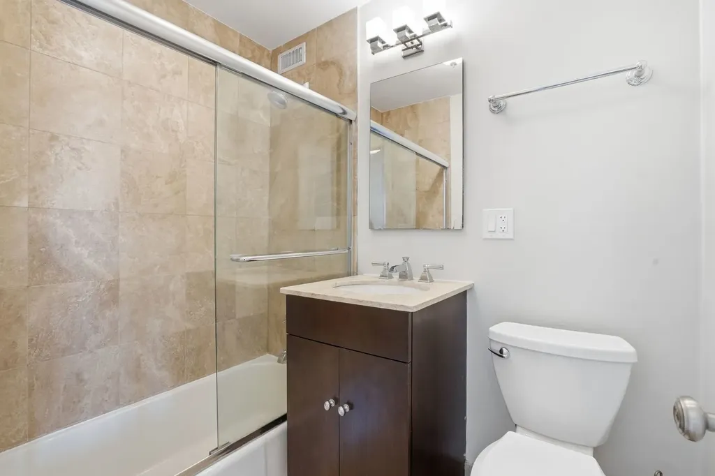 2930 North Sheridan Road Chicago IL 60657