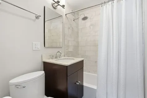 2930 North Sheridan Road Chicago IL 60657