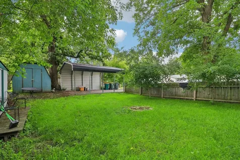 121 Beachview Drive Round Lake Beach IL 60073