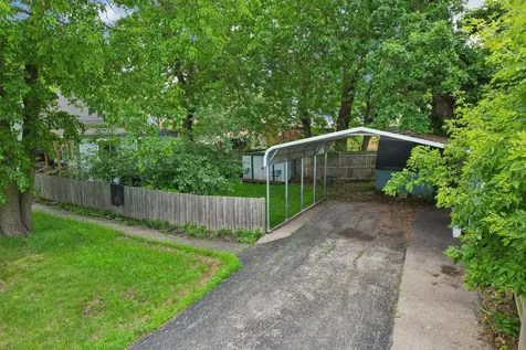 121 Beachview Drive Round Lake Beach IL 60073