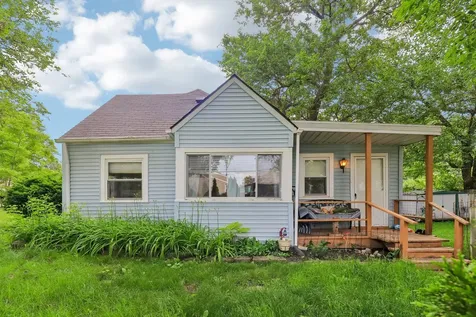 121 Beachview Drive Round Lake Beach IL 60073