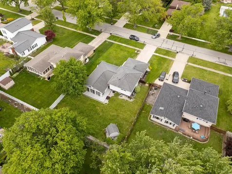 9S215 Florence Avenue Downers Grove IL 60516