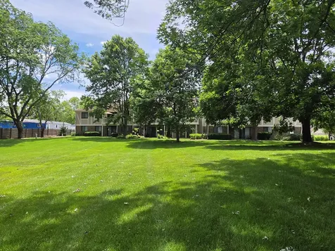 733 Plum Tree Court Wheeling IL 60090