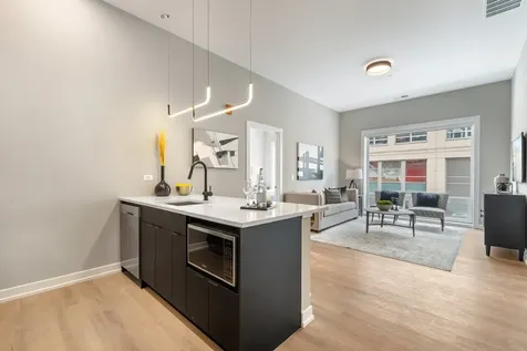 3217 North Clark Street Chicago IL 60657