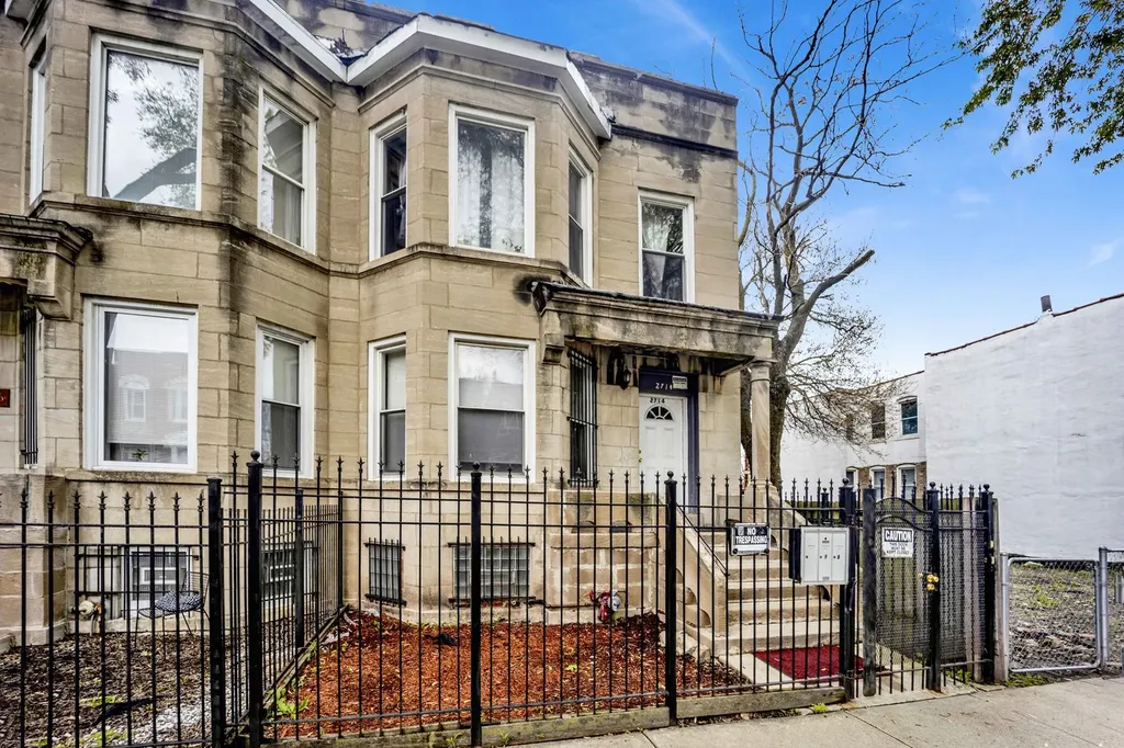 2714 West Lexington Street Chicago IL 60612