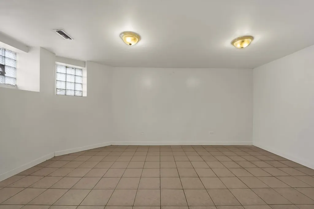 2714 West Lexington Street Chicago IL 60612