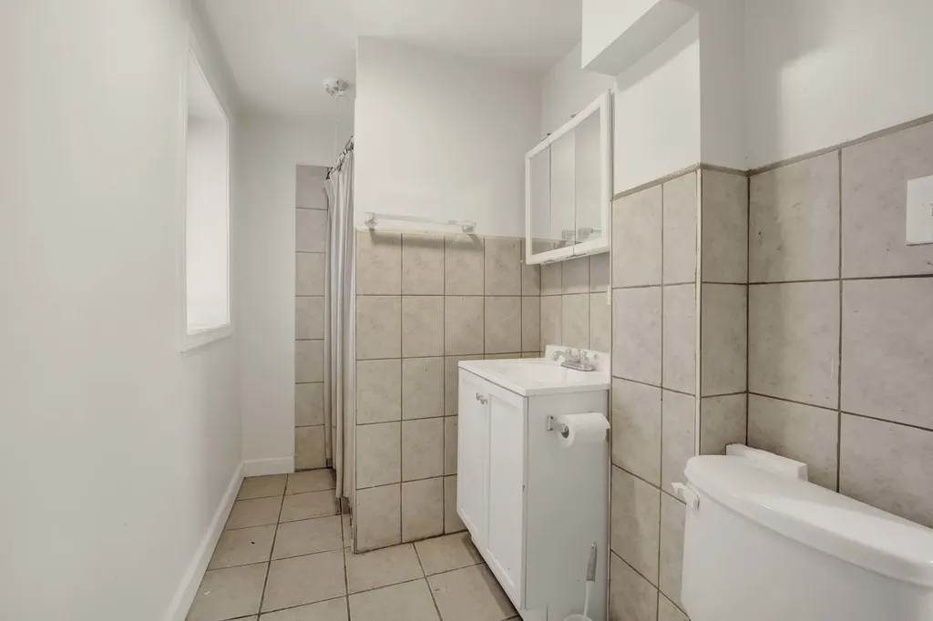 2714 West Lexington Street Chicago IL 60612