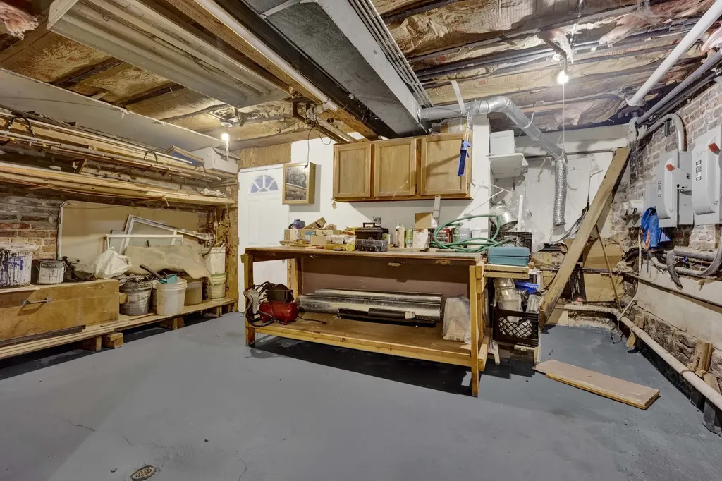 2714 West Lexington Street Chicago IL 60612