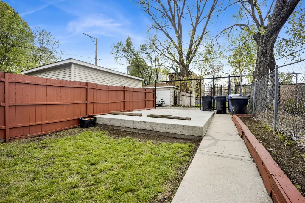 2714 West Lexington Street Chicago IL 60612