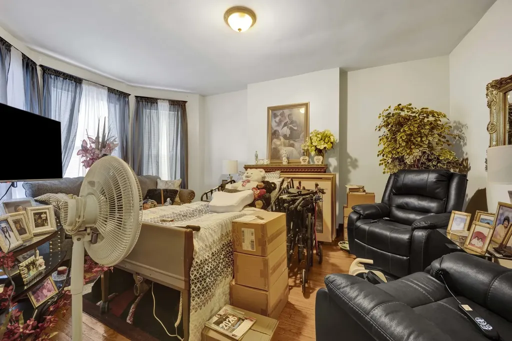 2714 West Lexington Street Chicago IL 60612