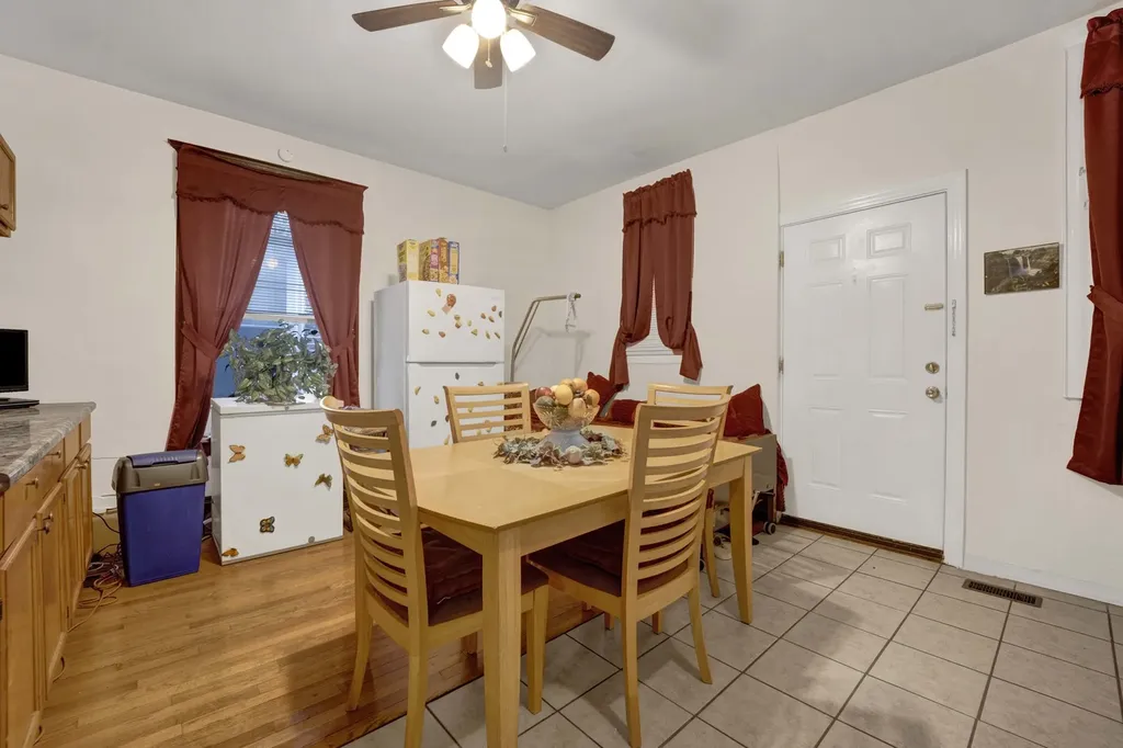 2714 West Lexington Street Chicago IL 60612