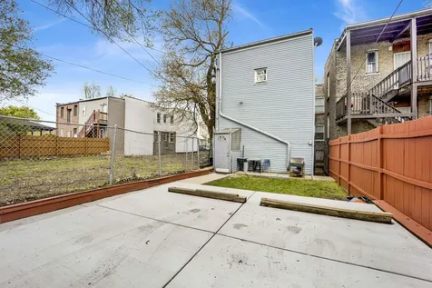 2714 West Lexington Street Chicago IL 60612