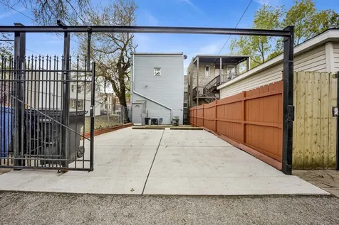 2714 West Lexington Street Chicago IL 60612