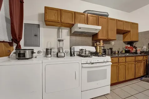 2714 West Lexington Street Chicago IL 60612