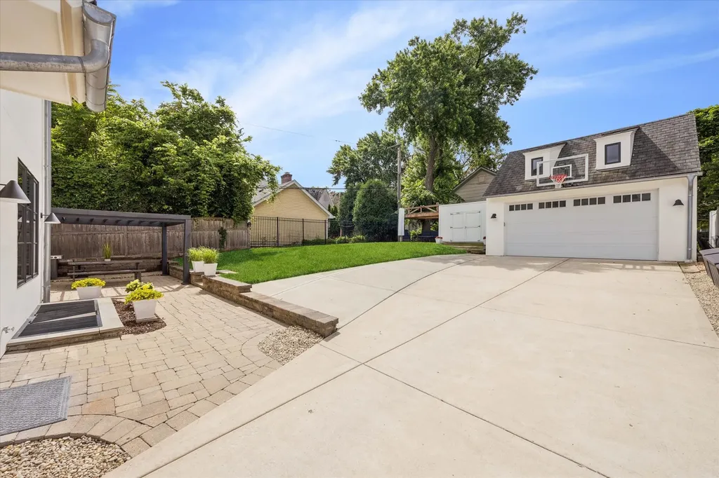 314 West 2nd Street Hinsdale IL 60521