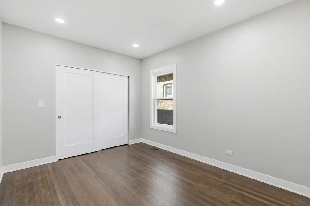 5020 West Fletcher Street Chicago IL 60641