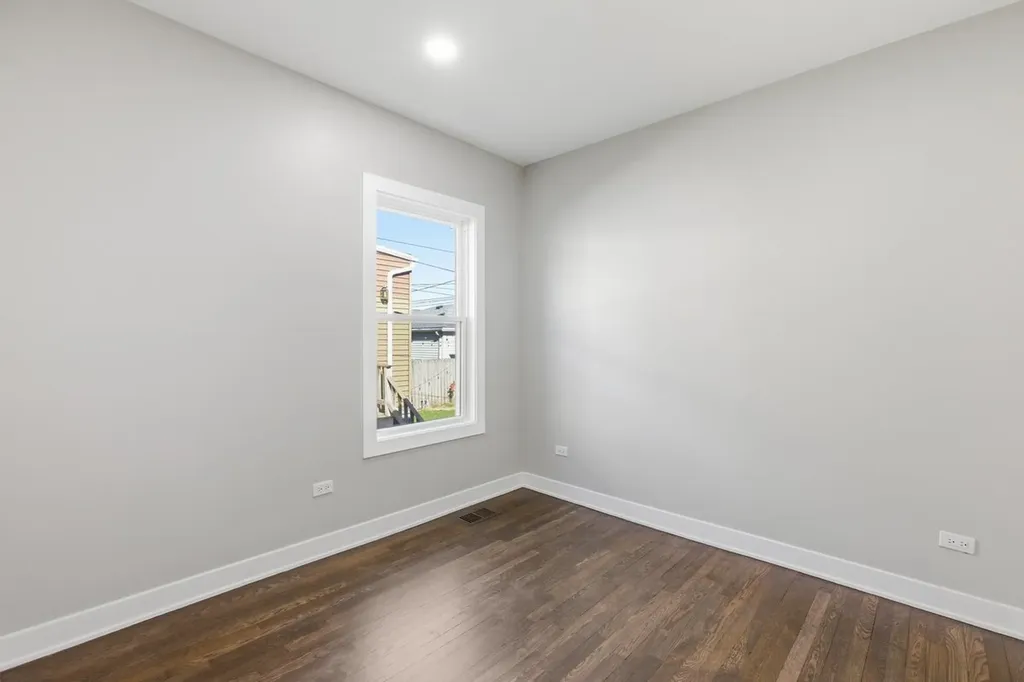 5020 West Fletcher Street Chicago IL 60641