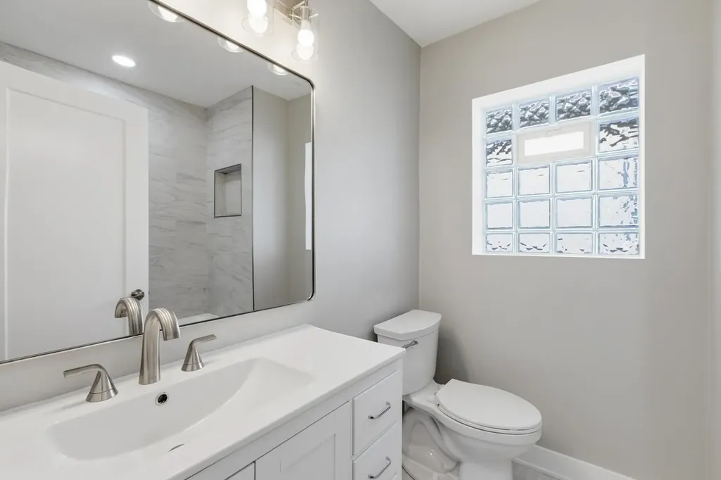 5020 West Fletcher Street Chicago IL 60641