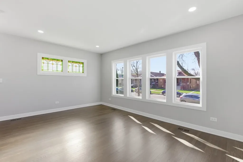 5020 West Fletcher Street Chicago IL 60641