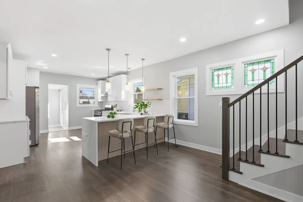 5020 West Fletcher Street Chicago IL 60641