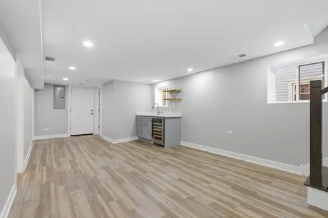 5020 West Fletcher Street Chicago IL 60641