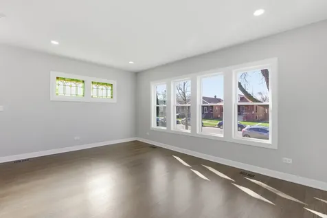 5020 West Fletcher Street Chicago IL 60641