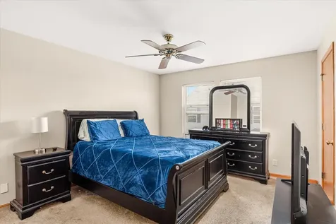 1924 Grandview Place Montgomery IL 60538