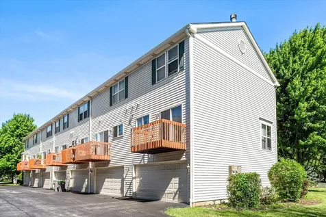 1924 Grandview Place Montgomery IL 60538