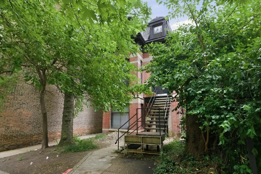 1931 West Evergreen Avenue Chicago IL 60622