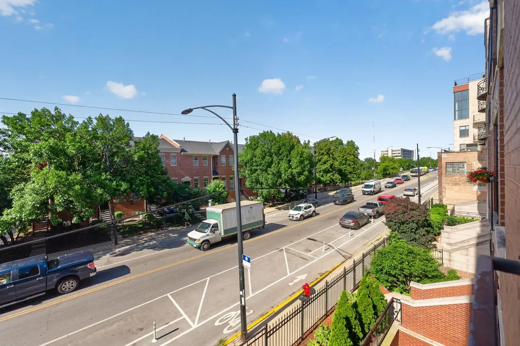 2633 West Belmont Avenue Chicago IL 60618