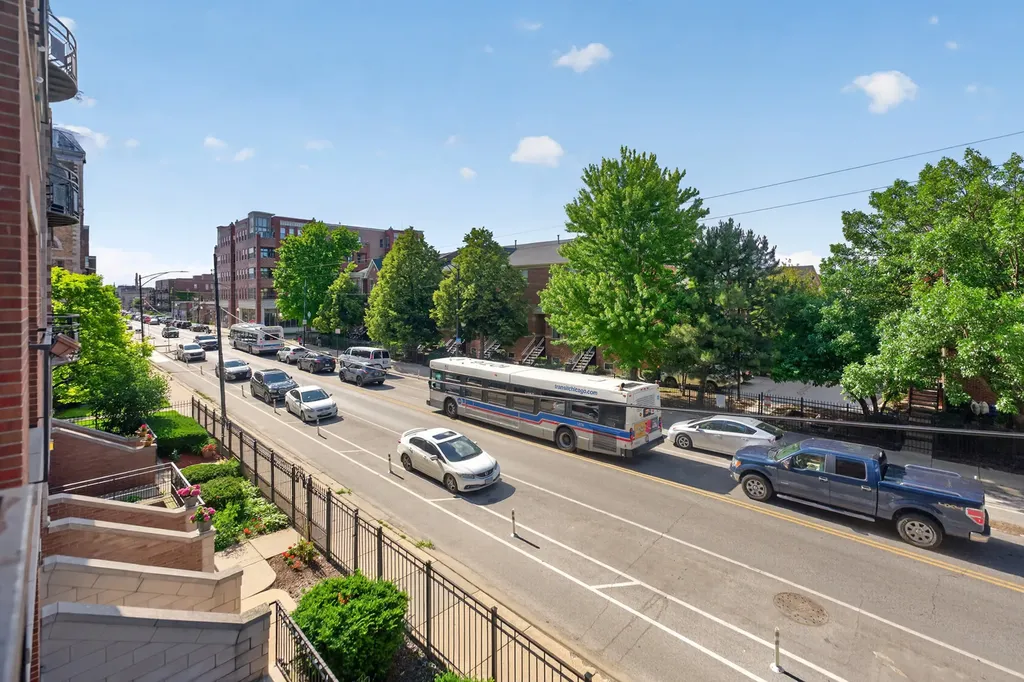 2633 West Belmont Avenue Chicago IL 60618