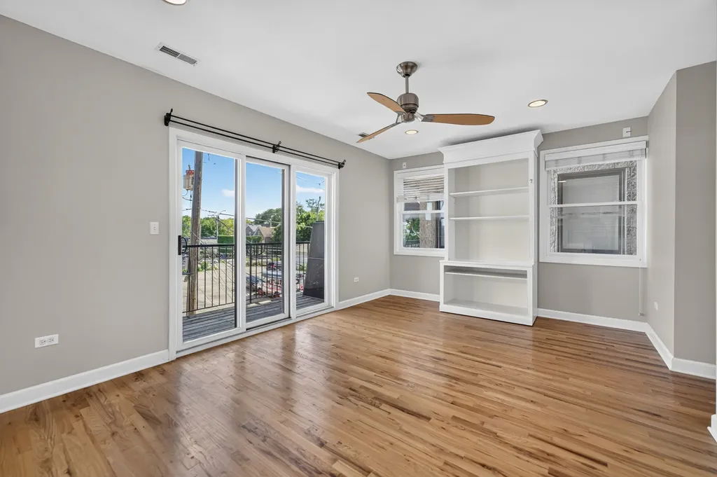 2633 West Belmont Avenue Chicago IL 60618