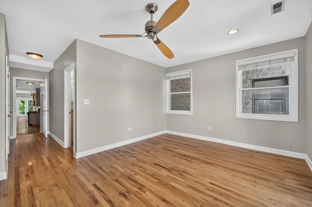 2633 West Belmont Avenue Chicago IL 60618