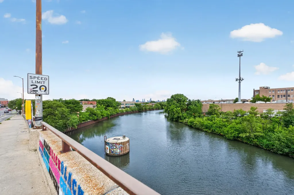 2633 West Belmont Avenue Chicago IL 60618