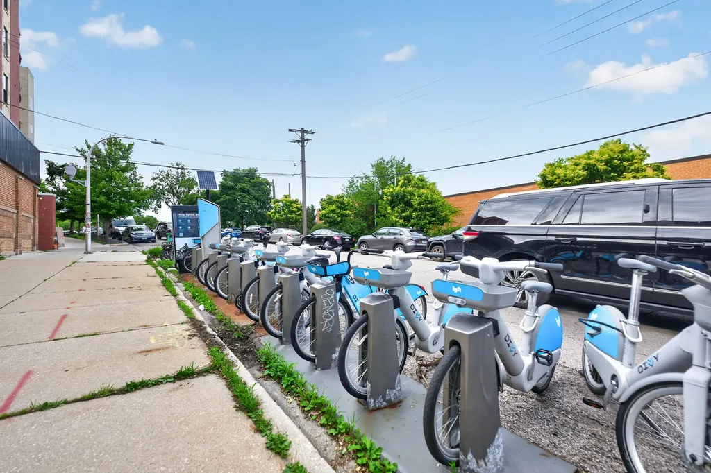 2633 West Belmont Avenue Chicago IL 60618